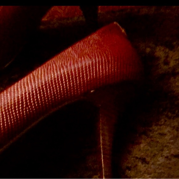 NIB Michael Kors  8.5M embossed leather pumps burgundy - Picture 5 of 7